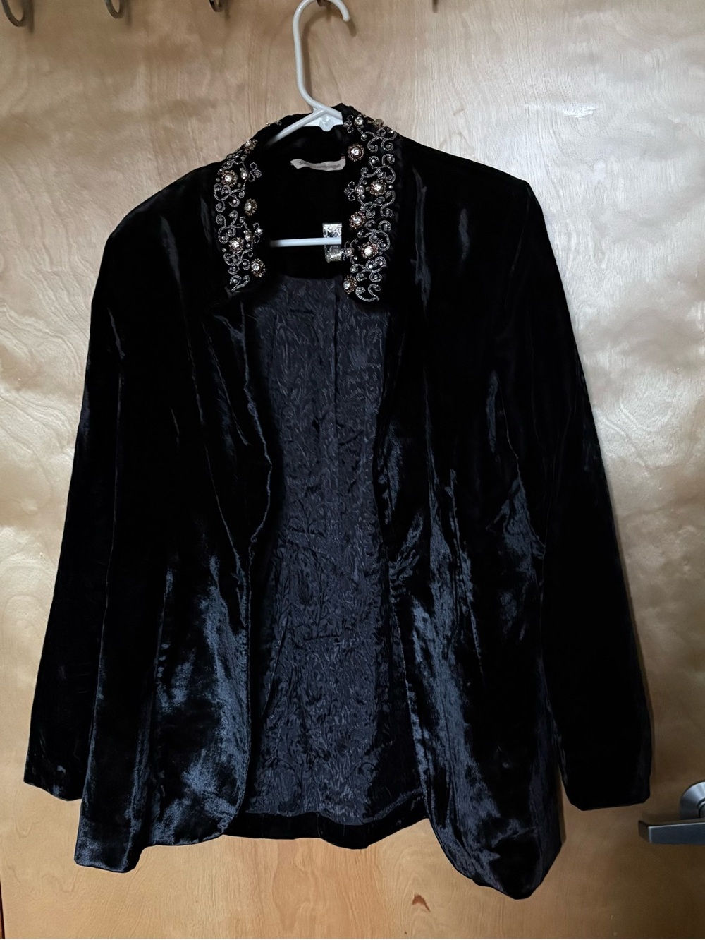 Soft Surroundings Women’s Black Velvet Open Front Jacket With Embellished Collar